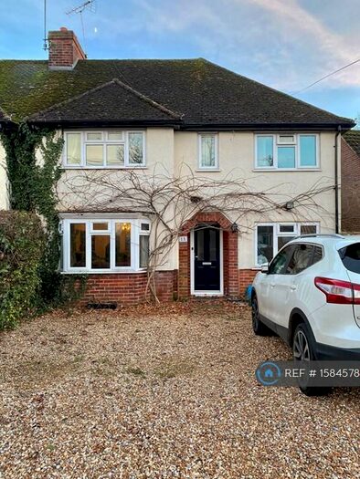 Studio To Rent In Langley Common Road, Barkham, Wokingham, RG40