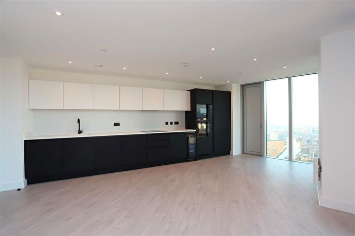 2 Bedroom Flat To Rent In New Elm Road, Manchester, M3