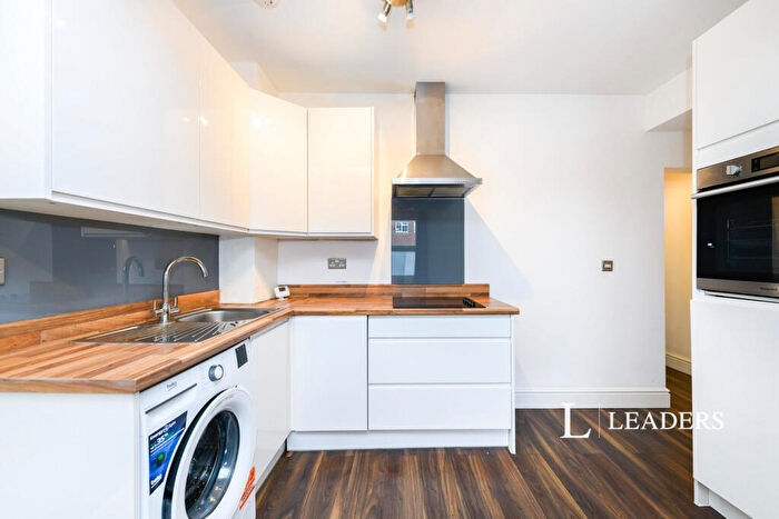 1 Bedroom Flat To Rent In Garlands Road, Redhill, Surrey, RH1