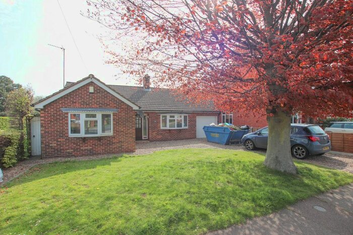 2 Bedroom Detached Bungalow To Rent In Ipswich Road, Colchester, CO4