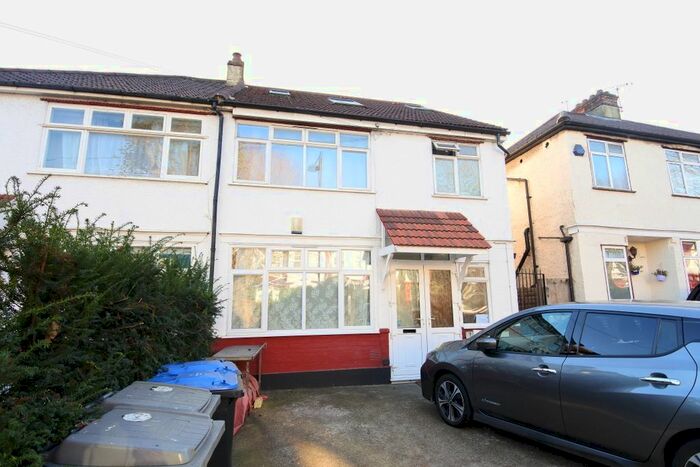 2 Bedroom Flat To Rent In Burnley Road, Dollis Hill NW10