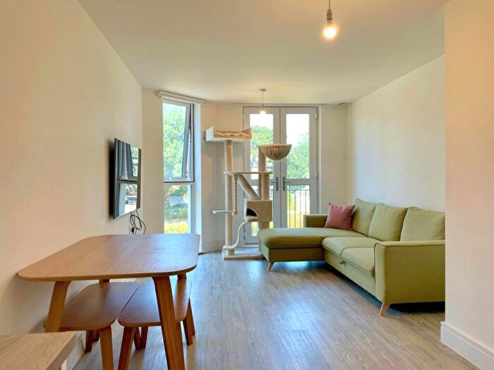 1 Bedroom Apartment For Sale In Heather Court, A West Cliff Road, Bournemouth, Dorset, BH2