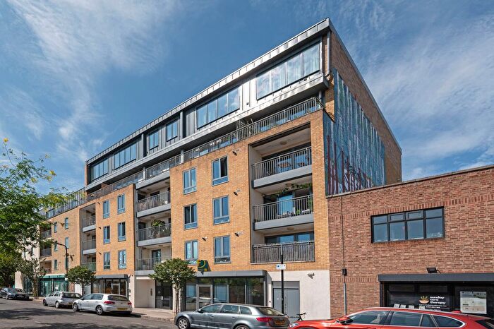 3 Bedroom Flat For Sale In Stean Street, Haggerston, London, E8