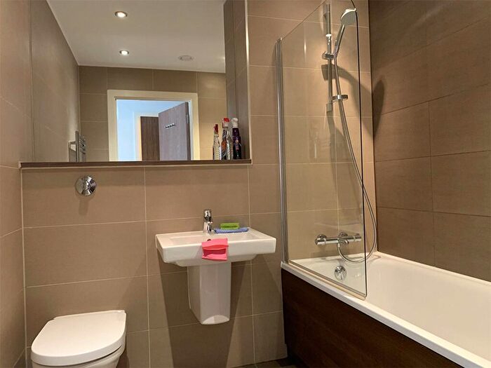 2 Bedroom Apartment To Rent In Alto, Sillvan Way, Salford, M3