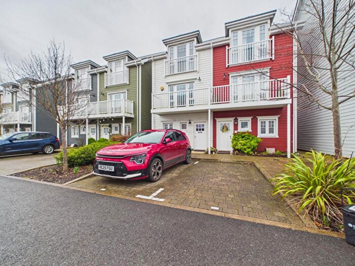 4 Bedroom Semi Detached House To Rent In Maine Street, Reading, RG2