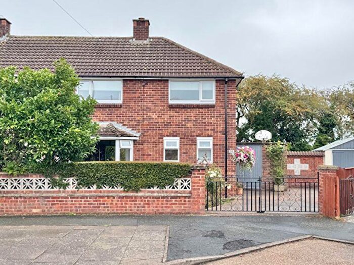 3 Bedroom Semi-Detached House For Sale In Holme Avenue, New Waltham, DN36
