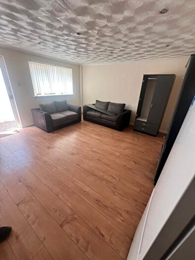 2 Bedroom Flat To Rent In Hayes, UB3