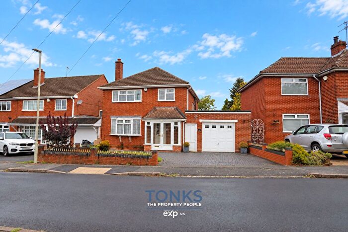 3 Bedroom Detached House For Sale In Hagley Road, Halesowen, B63