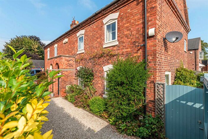 3 Bedroom Semi-Detached House For Sale In London Road, Shardlow, DE72