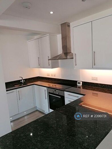 3 Bedroom Flat To Rent In Rectory Grove, Leigh-On-Sea, SS9