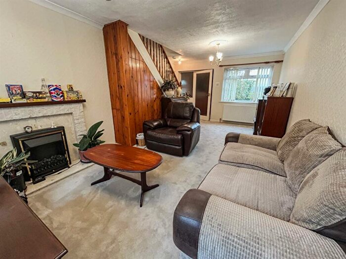 3 Bedroom Terraced House For Sale In Wollaton Avenue, Gedling, Nottingham, NG4