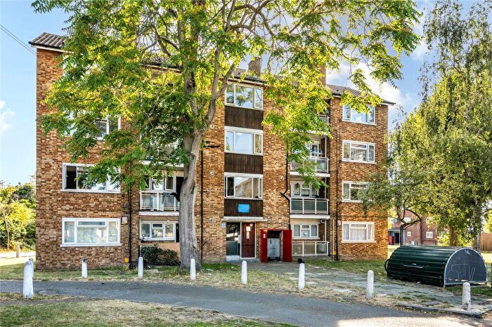 2 Bedroom Apartment For Sale In Sheephouse Way, New Malden, Surrey, KT3