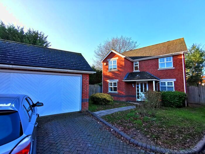 4 Bedroom House To Rent In Cobham, KT11