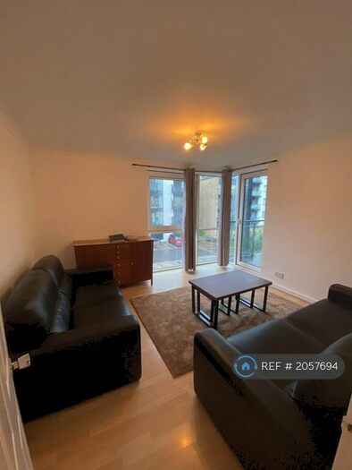 2 Bedroom Flat To Rent In Boardwalk Place, London, E14