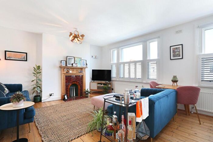 1 Bedroom Flat For Sale In Coldharbour Lane, London, SE5