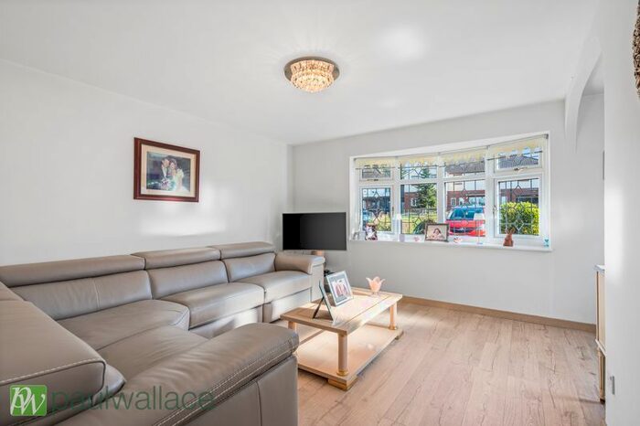 2 Bedroom Detached Bungalow For Sale In North Street, Nazeing, Waltham Abbey, EN9