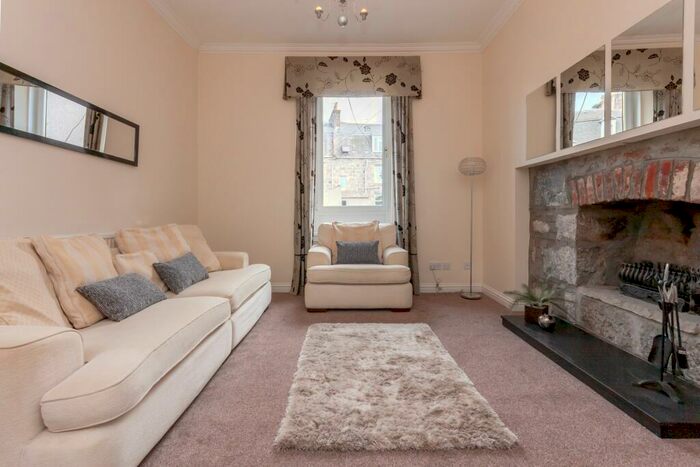 4 Bedroom Flat To Rent In Holburn Street, The City Centre, Aberdeen, AB10