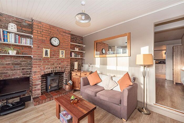 2 Bedroom Semi-Detached House For Sale In Station Road, Harpenden, AL5