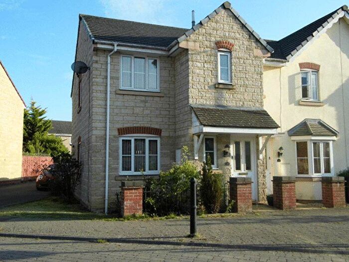 3 Bedroom Semi-Detached House To Rent In Honeysuckle Close, Calne, SN11