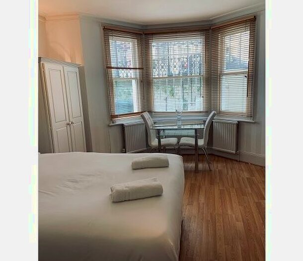 Studio To Rent In Stanwick Road, West Kensington, W14