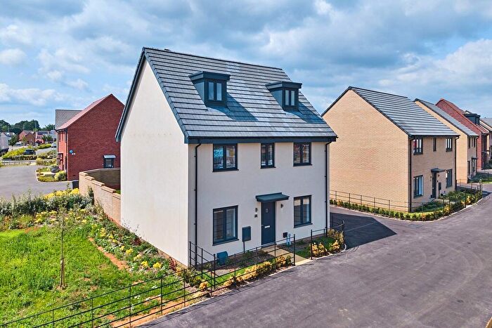 5 Bedroom Detached House For Sale In The Avenue Overstone Northants, NN6