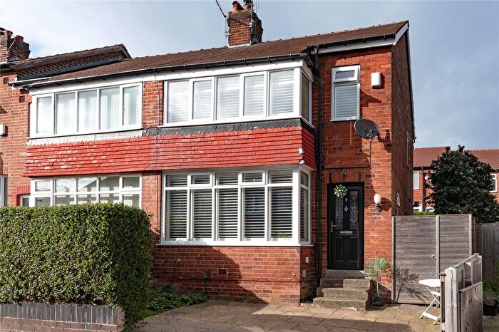 3 Bedroom Terraced House For Sale In Featherbank Walk, Horsforth, Leeds, West Yorkshire, LS18