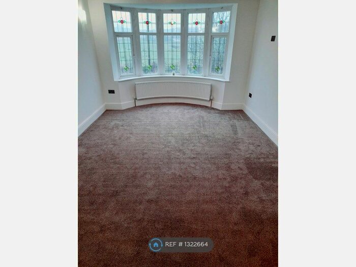 3 Bedroom Semi-Detached House To Rent In Pleckgate Road, Blackburn, BB1