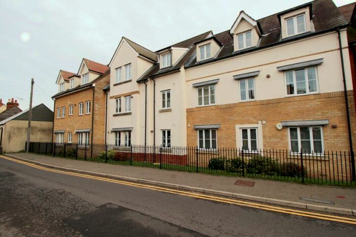 2 Bedroom Flat To Rent In Chapel Street, Billericay, CM12