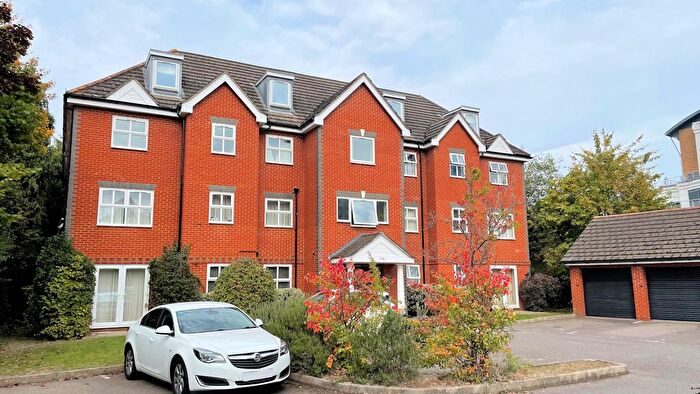2 Bedroom Flat To Rent In Vale Farm Road, Woking, GU21