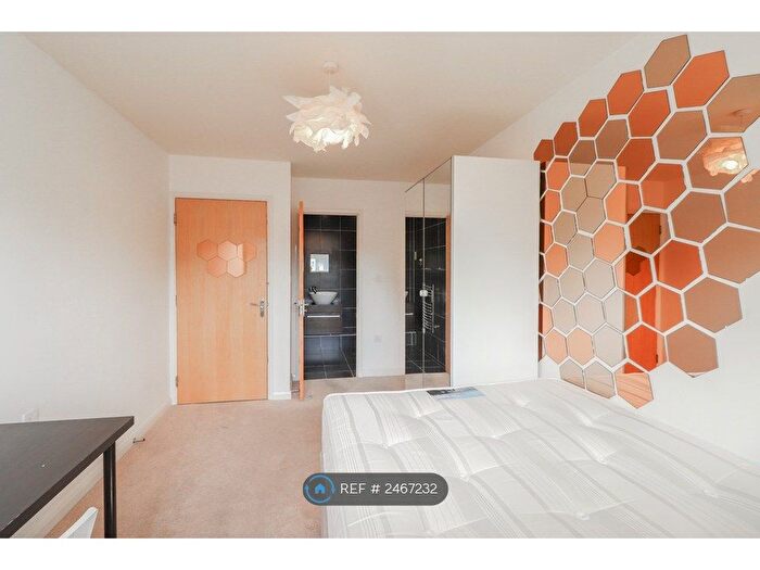 2 Bedroom Flat To Rent In Hever Hall, Coventry, CV1