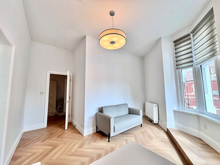 1 Bedroom Flat To Rent In Seamoor Road, Bournemouth, BH4