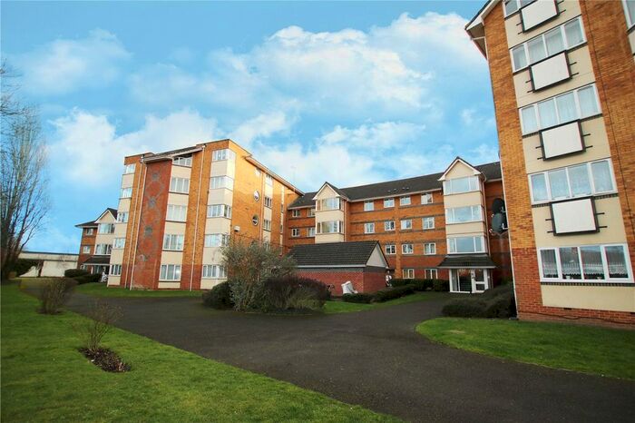 2 Bedroom Flat To Rent In Winslet Place, Oxford Road, Reading, Berkshire, RG30
