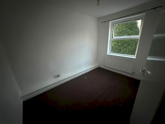 2 Bedroom Flat To Rent In Plashet Road, London, E13