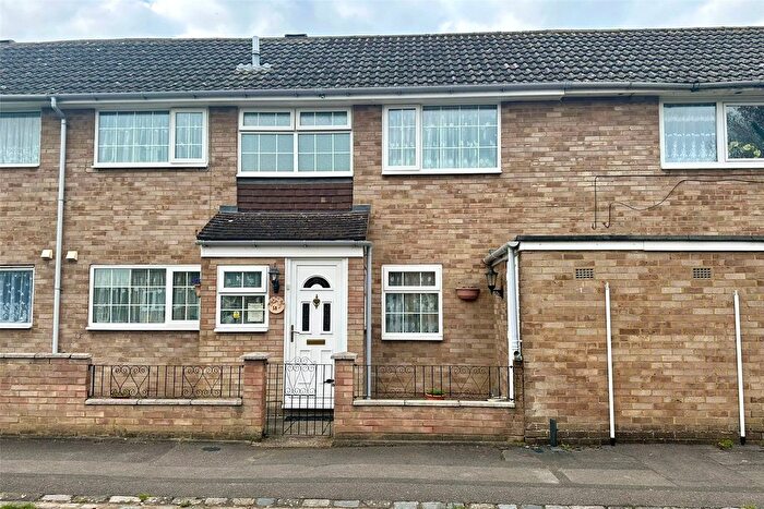 2 Bedroom Terraced House For Sale In Arncliffe, Bracknell, Berkshire, RG12