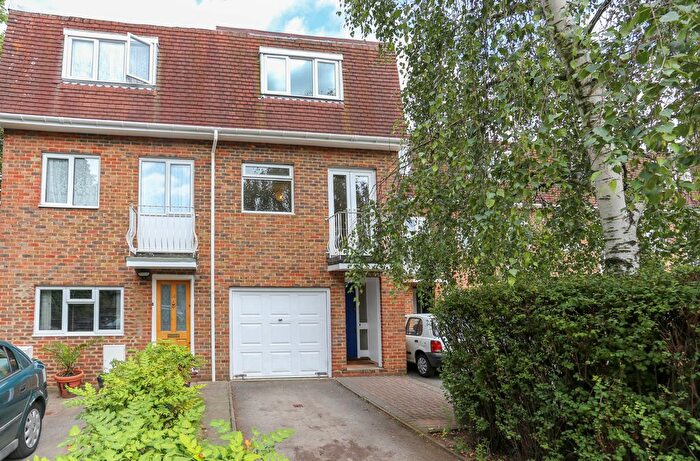 3 Bedroom Terraced House For Sale In Blossom Close, London, W5