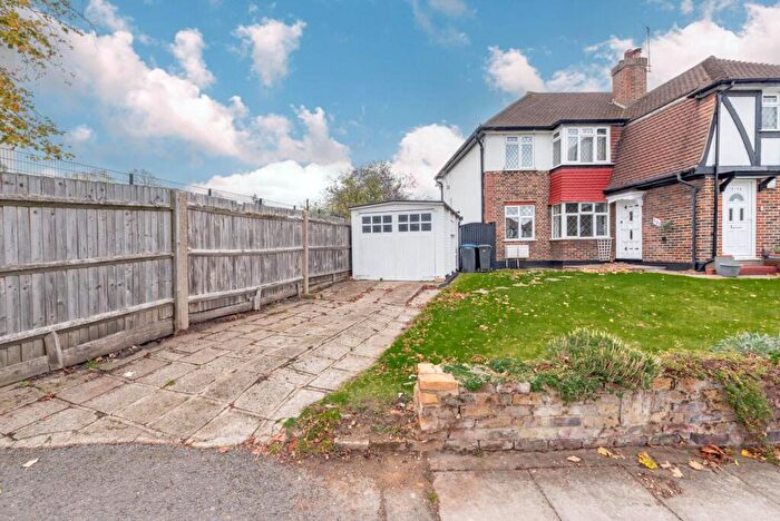 2 Bedroom Maisonette For Sale In Tudor Drive, Morden, SM4