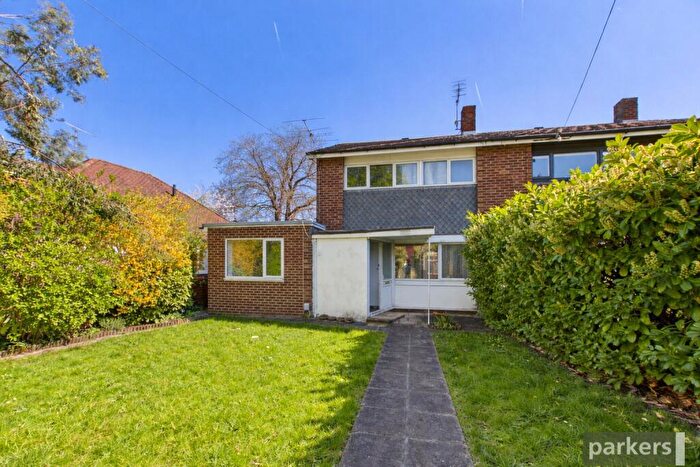 4 Bedroom Semi-Detached House To Rent In Loddon Bridge Road, Woodley, Reading, RG5