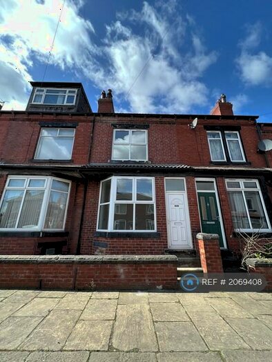 4 Bedroom Terraced House To Rent In Barkly Grove, Leeds, LS11