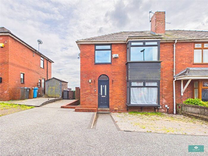 3 Bedroom Semi Detached House For Sale In Hayfield Close, Moorside, Oldham, OL4