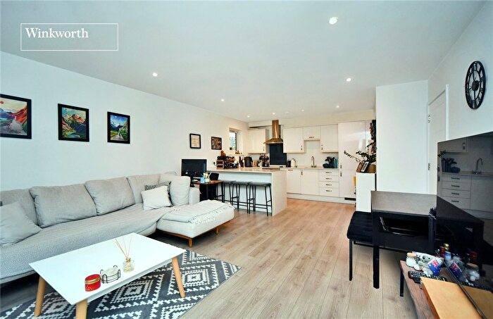 1 Bedroom Flat For Sale In Hardwick Close, Epsom, Surrey, KT19