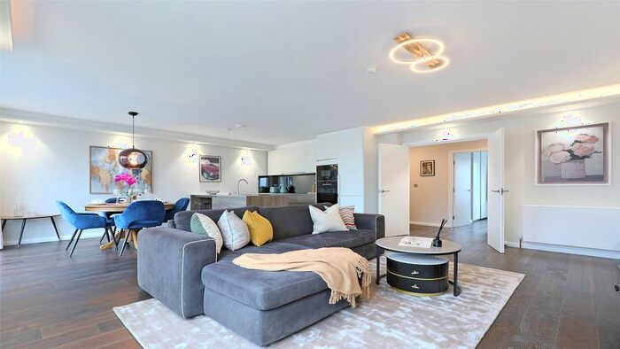 3 Bedroom Flat To Rent In St Mary Abbots Terrace, Kensington, W14