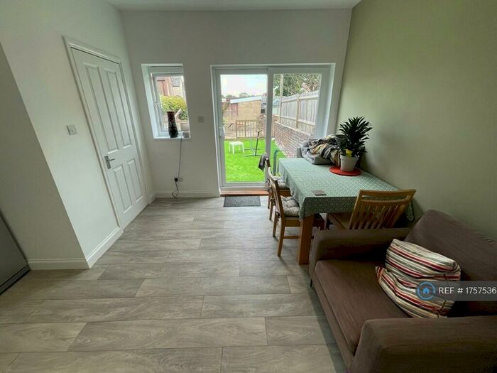 4 Bedroom Terraced House To Rent In Queens Road, Portsmouth, PO2