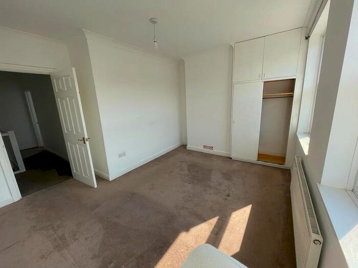 3 Bedroom Semi-Detached House To Rent In Denmark Hill, Croydon, SE5