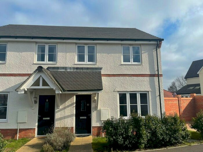3 Bedroom Semi-Detached House To Rent In Beadon Way, Woodbridge, Suffolk, IP12
