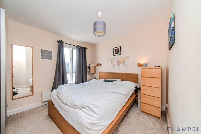 1 Bedroom Flat To Rent In Kempton Court, E1
