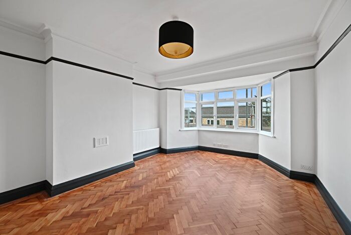 2 Bedroom Flat To Rent In Fernhill Court, (), Walthamstow, E17