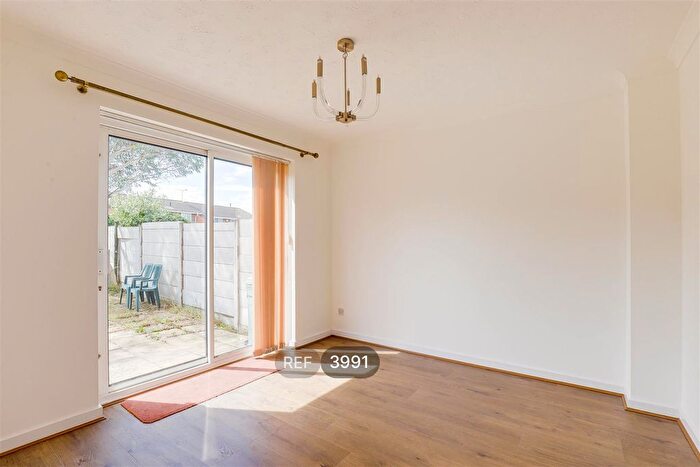 4 Bedroom Detached House To Rent In , Studland Way, Nottingham, NG2