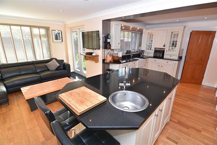 4 Bedroom Detached House For Sale In Chester Road, Castle Bromwich, Birmingham, B36
