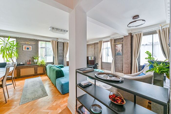 4 Bedroom Flat For Sale In Montagu Square, Marylebone, London, W1H