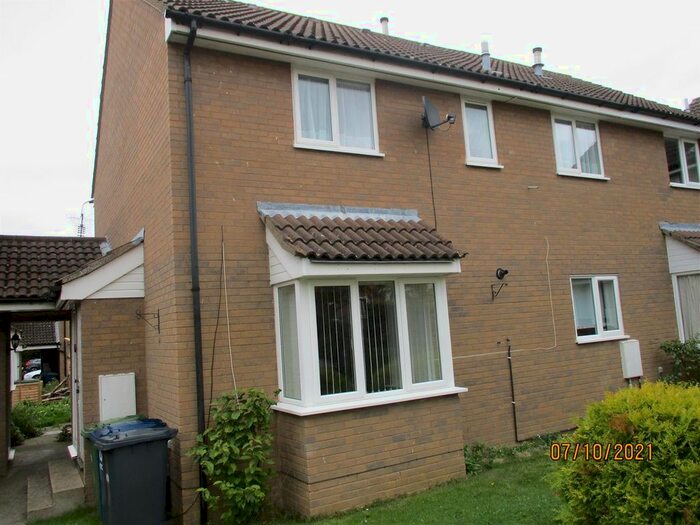 2 Bedroom Property To Rent In Waveney Road, St. Ives, Huntingdon, PE27